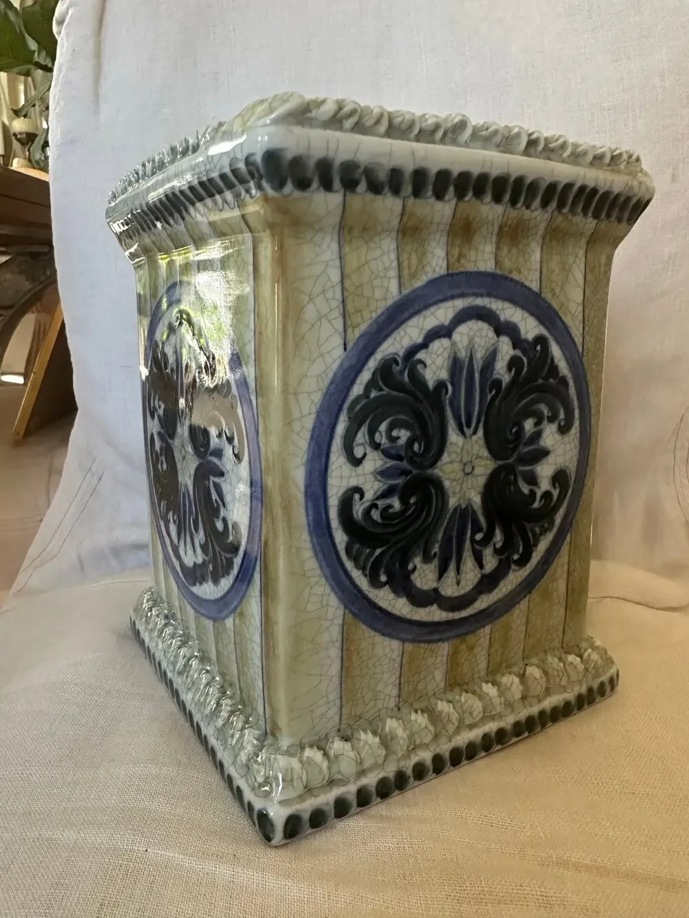 Maitland Smith Vintage Blue Porcelain Jar Chinoiserie Utencil holder square